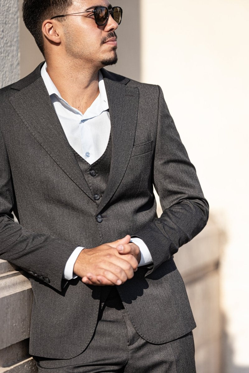 Costum Charcoal in 3 Piese - Gentleman Style